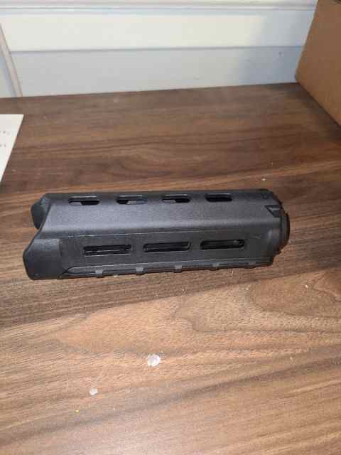 Magpul MOE carbine length handguard