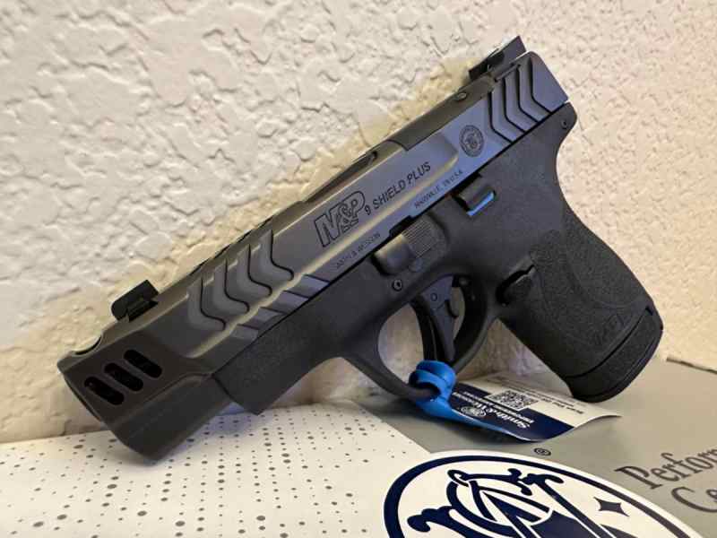 S&amp;W M&amp;P Shield Plus Carry Comp (9mm) - NIB