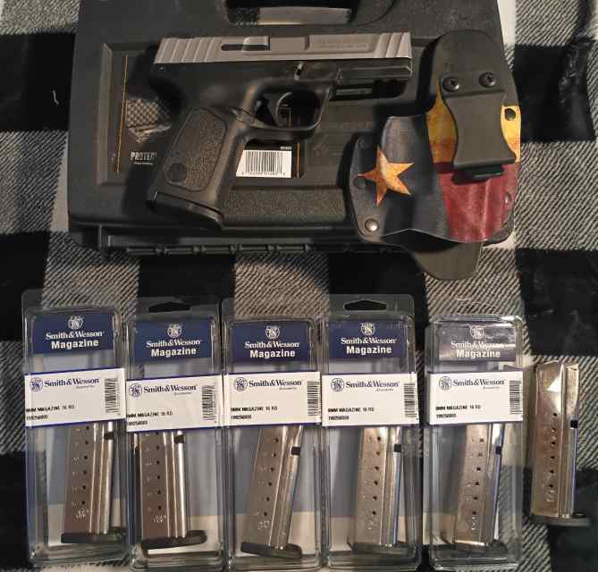 SD9VE w/7mags, IWB holster and Apex kit