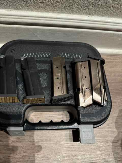 Glock 48 MOS 9mm w/ 4 Shield 15rd Mags