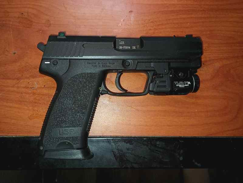 USP45 with 3 mags, 2 holsters and TLR-7A