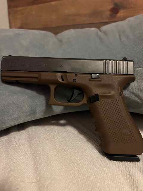 Glock 22 gen 4 FDE 