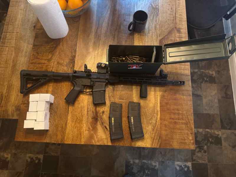 Aero Percision M4E1 + accessories and ammo