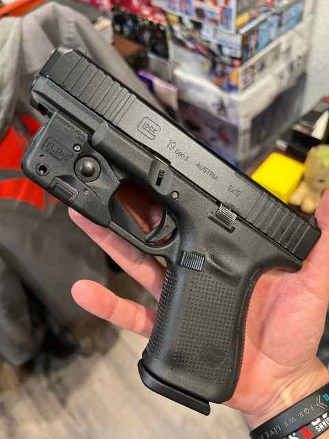 Glock 19 Gen 5 MOS W/Streamlight TLR-6