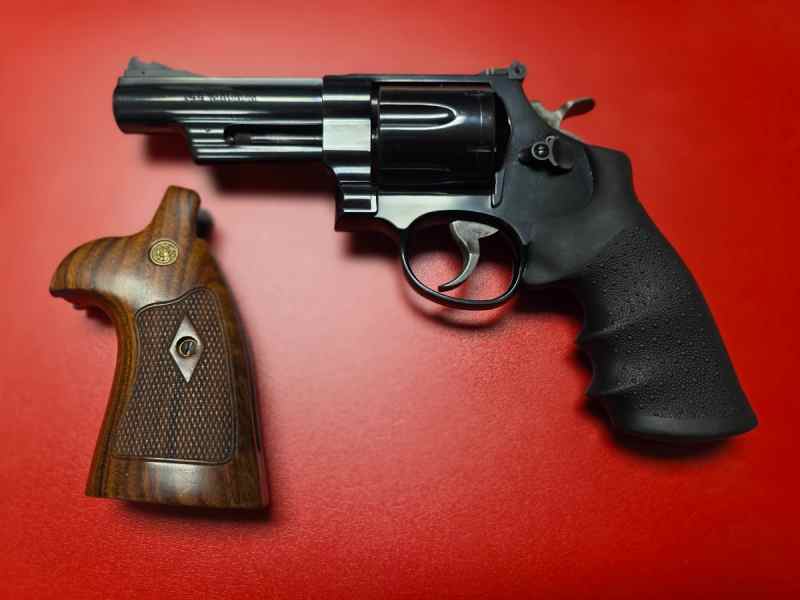 Smith n Wesson .44 Magnum 29-10 Super condition