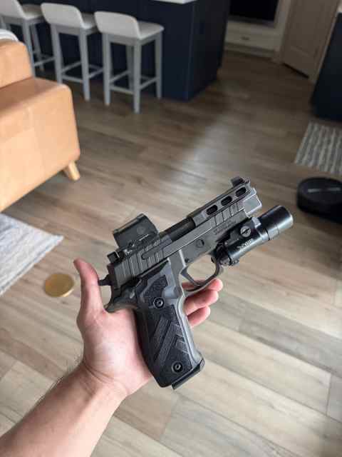 Sig Sauer P226 Legion SAO