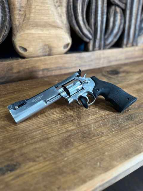 S&amp;W model 64 Bill Davis Custom Series .38SPL