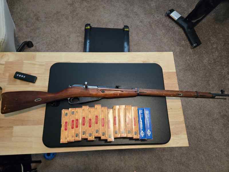 1942 Mosin Nagant + 256 rounds 7.62x54r