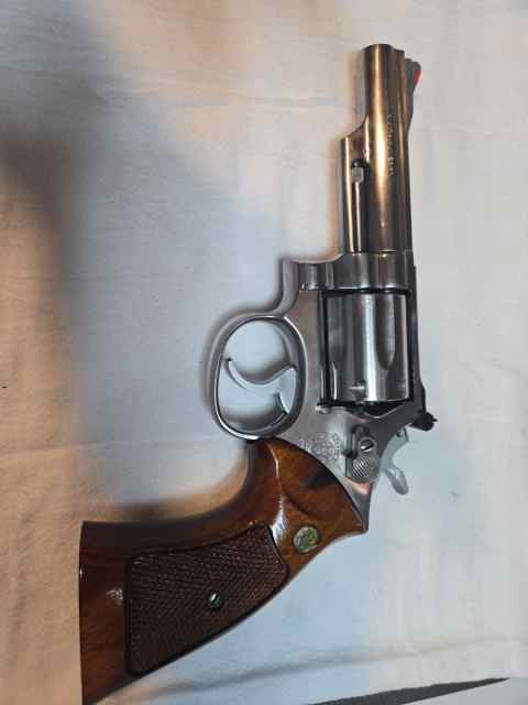 SMITH AND WESSON 66-2