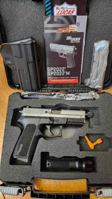 Sig SP2022 9mm Threaded Barrel Night Sights Holste