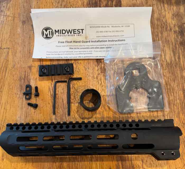 Midwest Industries AR15 Slim Line 10.5&quot; Handguard