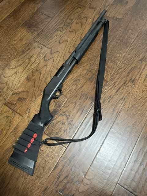 H&amp;R 12 guage pump Shotgun