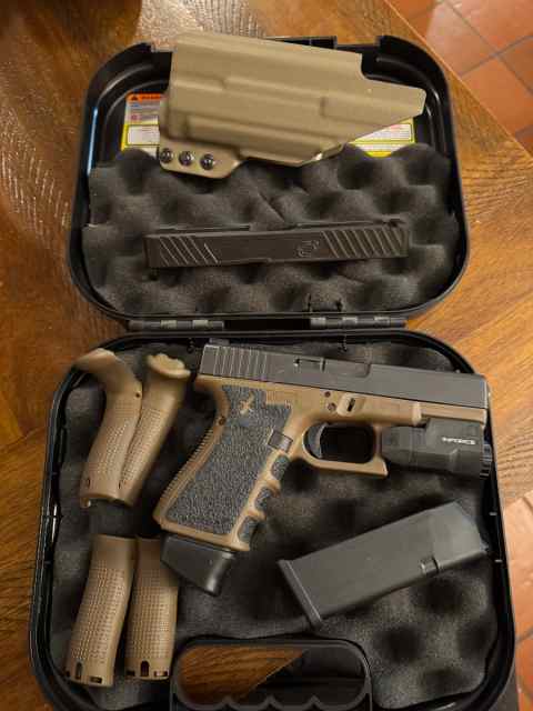 Glock 19 gen 4 with extras