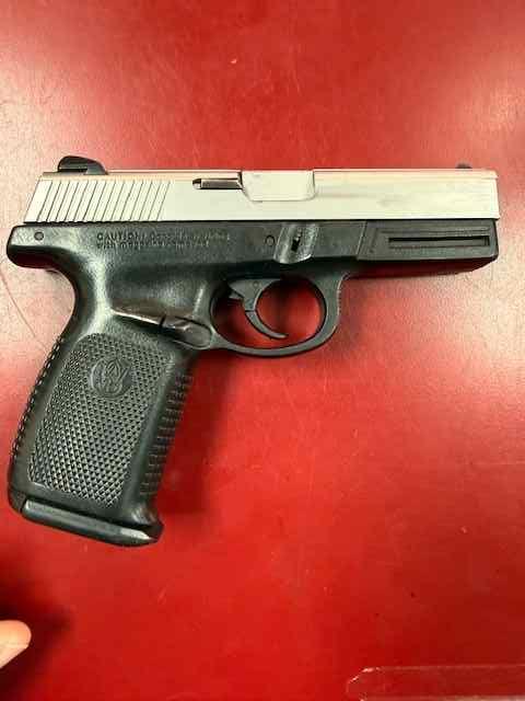 Smith &amp; Wesson SW9VE 9mm 4" Bbl Two-Tone 1 GEN