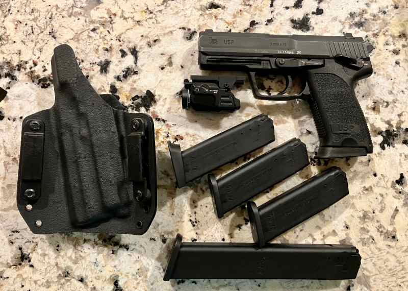 For sale HK USP 9mm and extras