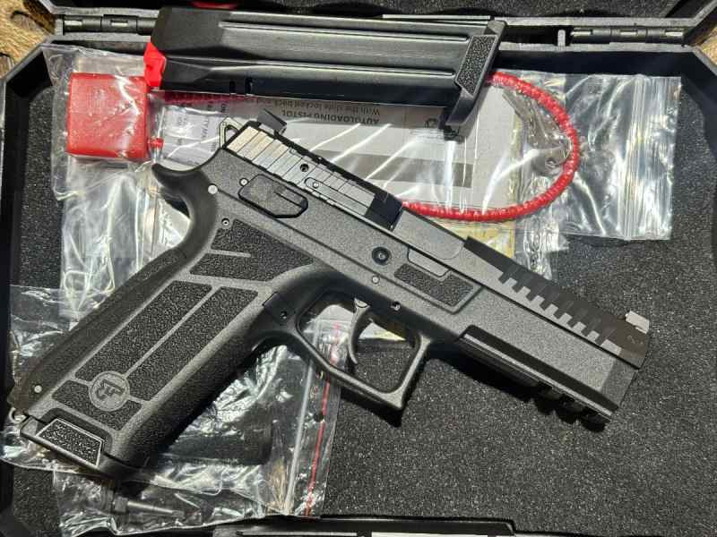 Cz p09 nocturne full size (new)