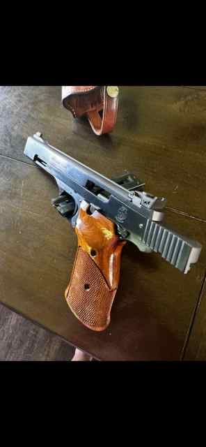 S&amp;W Model 41 