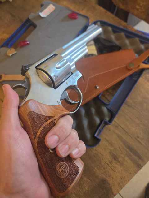 Smith and Wesson M629 44mag 