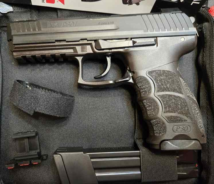 HK P30L v3 w/Night Sights 9mm Excellent Like New!