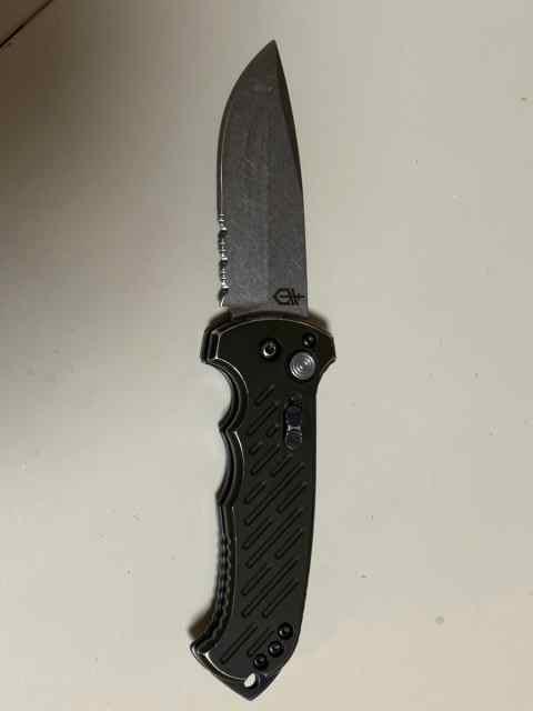 Gerber 06 auto (custom serrations)