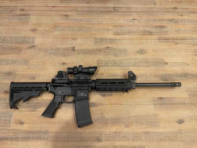 Smith and Wesson MOE Magpul M&amp;P-15 .556