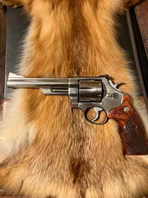 SMITH &amp; Wesson 629-2 44 MAGNUM 