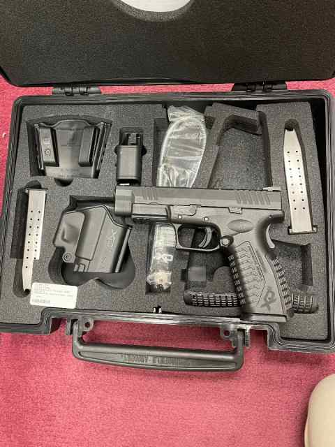 Springfield XDM-9 9mm pistol (L133759)