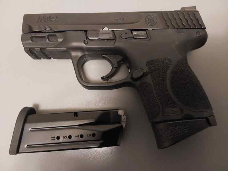 S&amp;W M&amp;P 9mm Sub Compact w/ accessories 