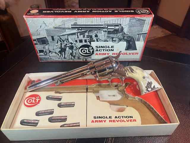Colt 45 SAA, 71/2' Polished Nickel NIB Stagecoach