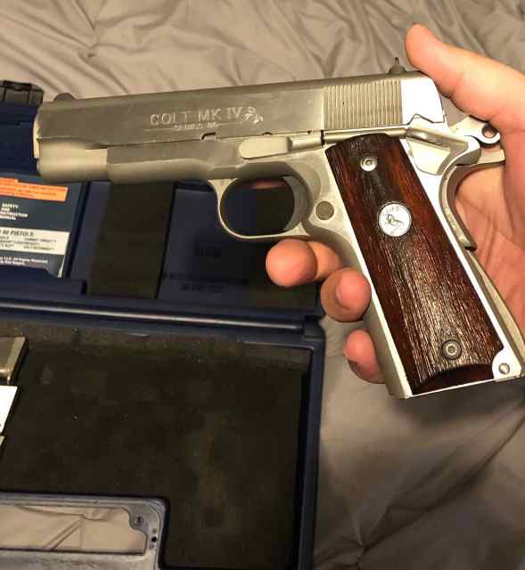 Colt Commander 