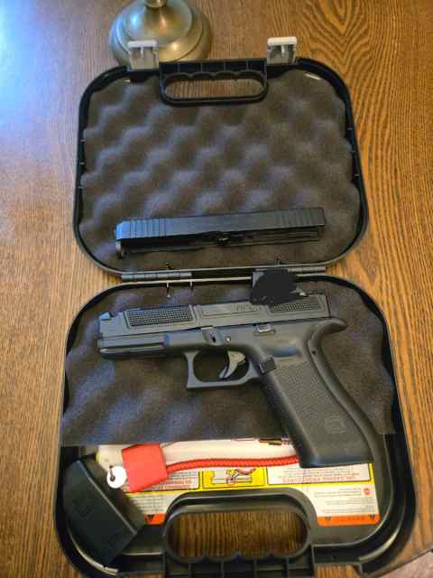 Glock 17.5 with Arc Division Arc Reactor Slide