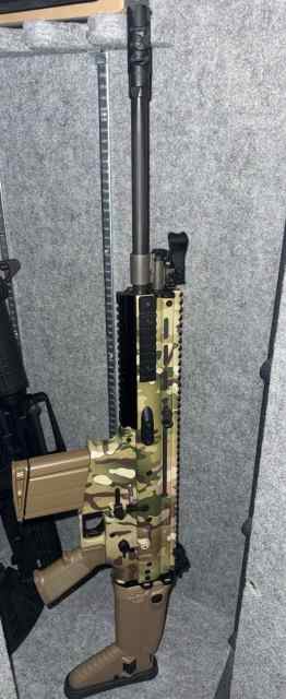 FN Scar 17s Multicam