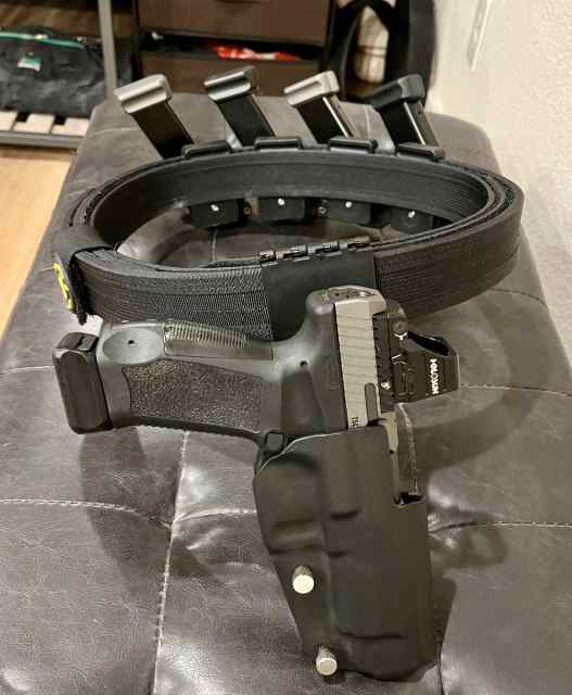Canik TP9SFX w/ 507comp and race belt/extras