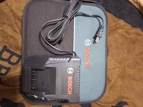 NEW Bosch BC660 18-volt LithiumIon Battery Charger