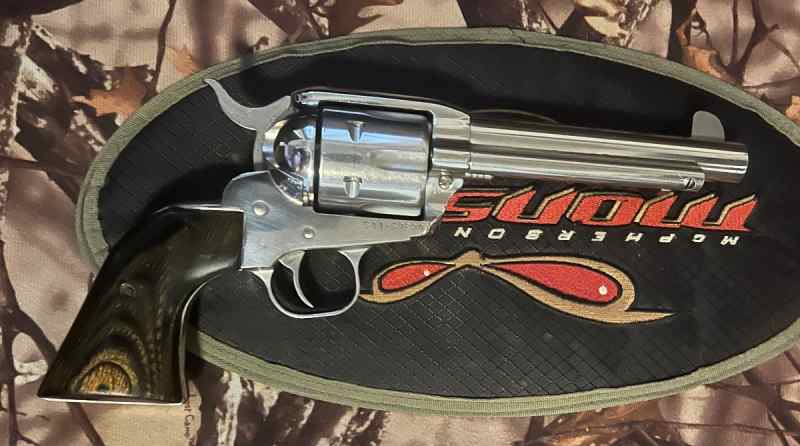 Ruger new model Vaquero Stainless .45LC 5.5” 