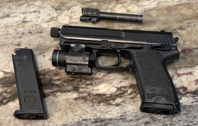 HK USP 40 - TLR4-G - Threaded BBL - 2 mags 