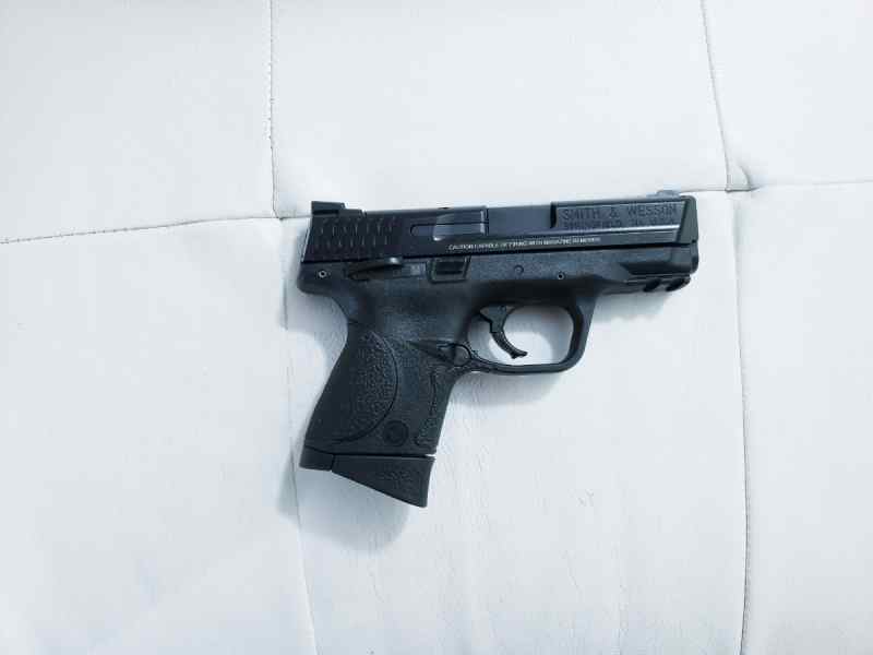 M&P40c safety2.jpg