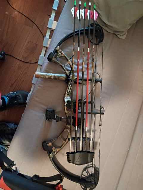 Bear archery limitless 70 lb dual cam compound bow