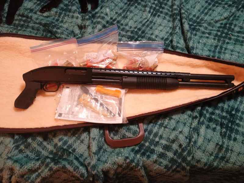 Mossberg 88 cruiser 12ga + case &amp; 25 buckshot