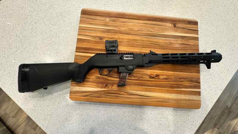 Ruger PC Carbine 9mm with Glock mag, Holosun sight
