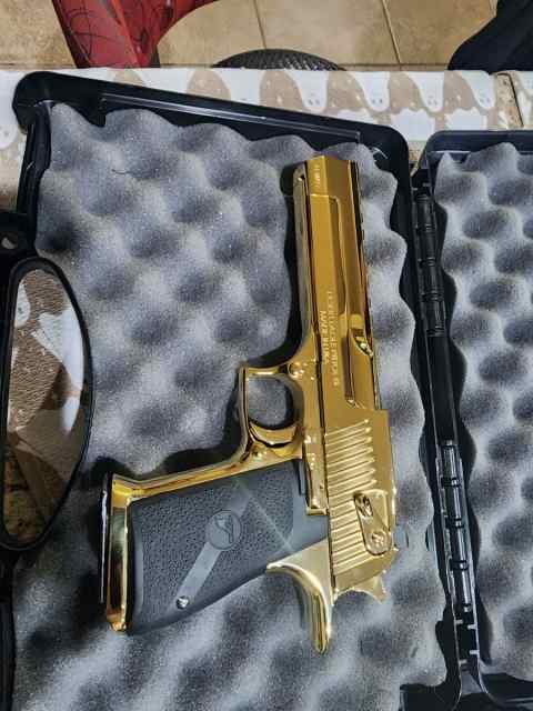 Desert Eagle .44mag Titanium Gold 