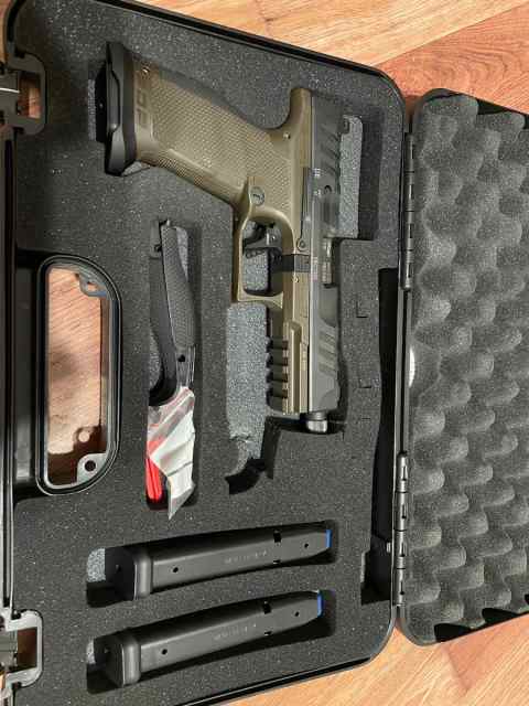 Walther PDP PRO SD, OD Green, Trijicon Sights