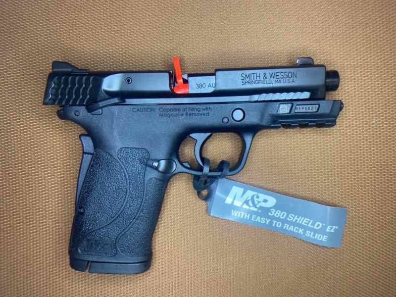 NEW IN BOX - Smith &amp; Wesson M&amp;P9 SHIELD EZ-380