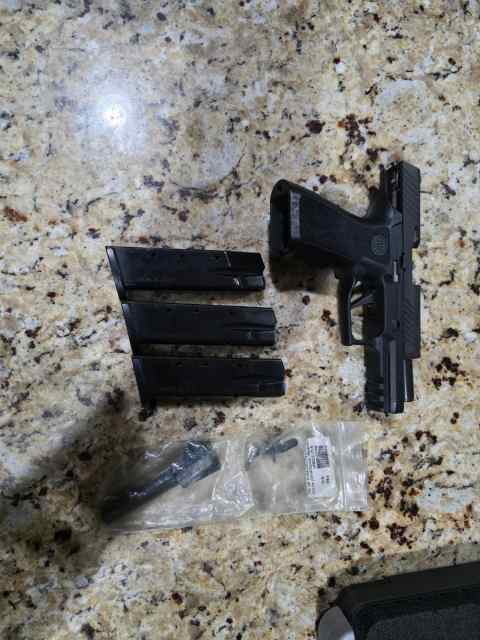 Sig p320 carry 357sig/ 40 cal