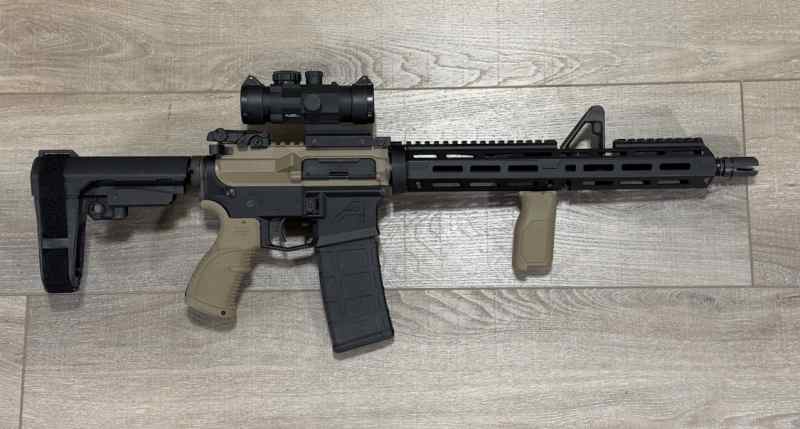 Aero 14.5” Side Charge AR + Prism Sight - NEW