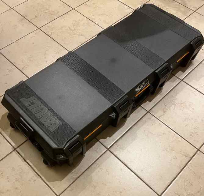 Pelican Vault V730