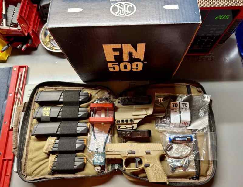FN 509C 5-Mag &amp; Holster Carry Bundle