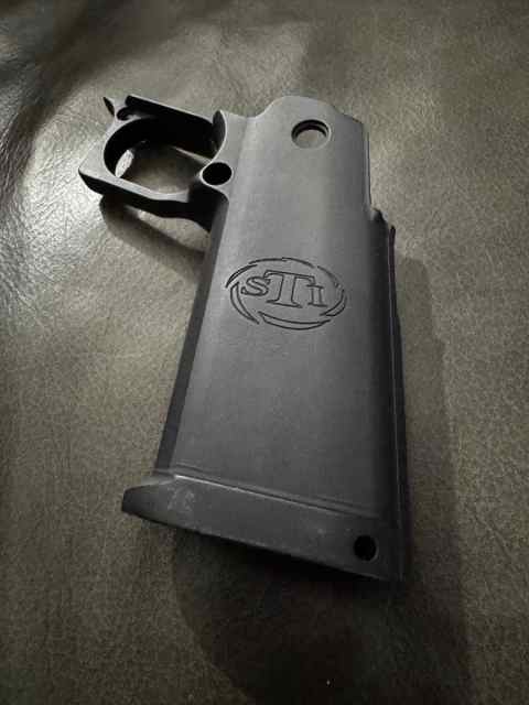 STI aluminum  2011 grip