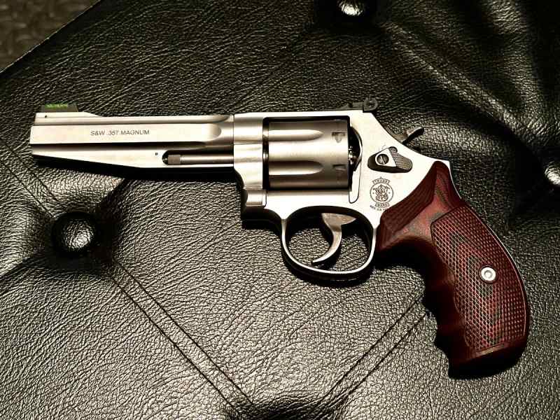 S&amp;W 686+ Pro Series