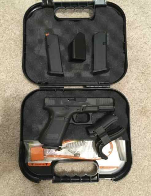 Glock 19 Gen5 MOS ALMOST NEW IN BOX